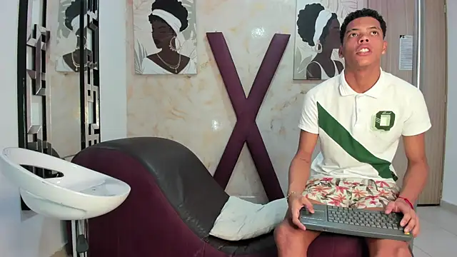PRETTY FEM online show from 06/17/26, 07:35