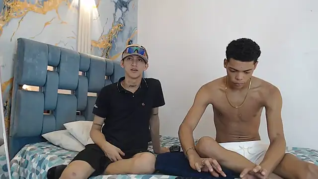 Snapshot of PRETTY_FEM chatting on 01/07/26, 01:21 PRETTY FEM online show from 01/07/26, 01:21