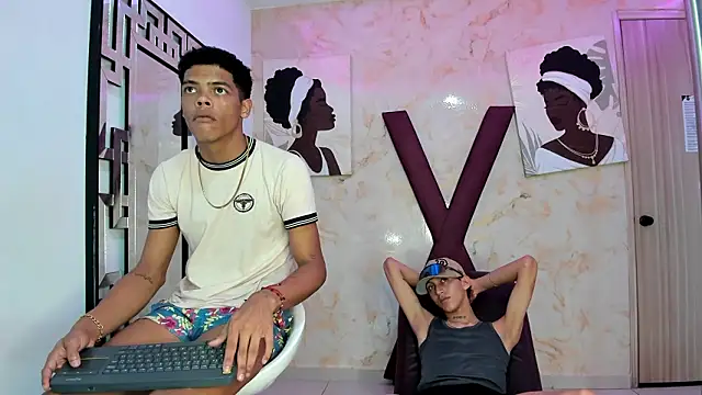 Snapshot of PRETTY_FEM chatting on 02/03/26, 06:40 PRETTY FEM online show from 02/03/26, 06:40