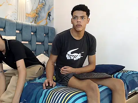 PRETTY FEM online show from 12/21/25, 03:19