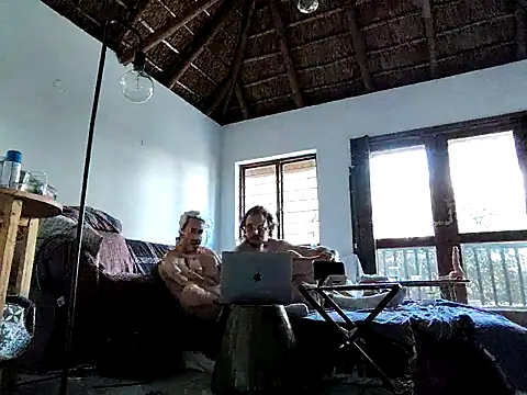 callemehole online show from 04/20/26, 03:02