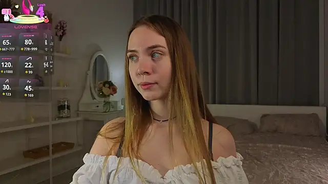 Snapshot of CarollSmithh chatting on 10/13/25, 08:43 CarollSmithh online show from 10/13/25, 08:43