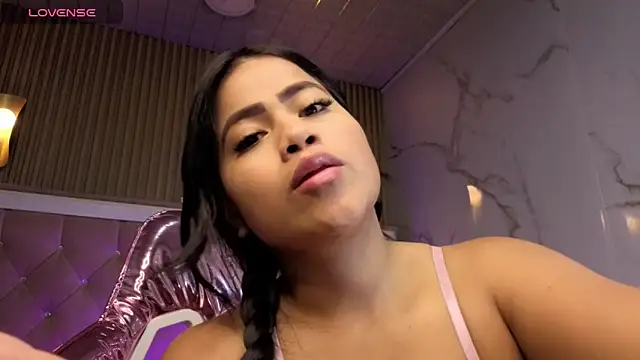 Victoria b  online show from 12/04/25, 07:57