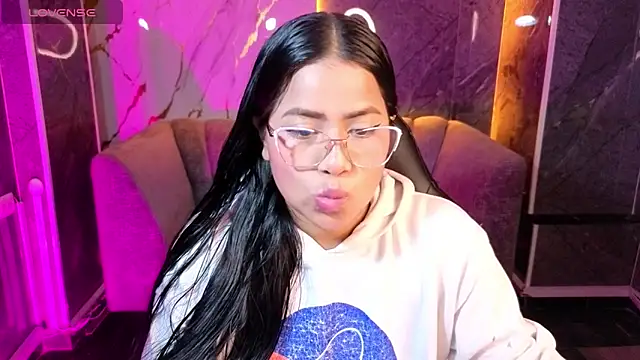 Victoria b  online show from 10/30/25, 08:06