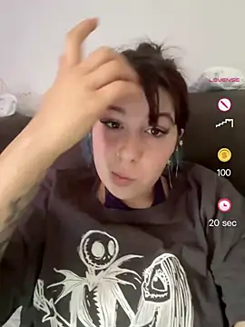 Snapshot of ilaria_miss98 chatting on 06/10/26, 08:48 ilaria miss98 online show from 06/10/26, 08:48