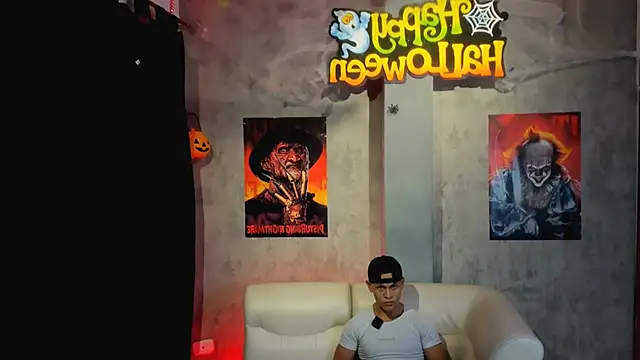 Snapshot of Manuel_FPG chatting on 10/13/25, 12:45 Manuel FPG online show from 10/13/25, 12:45