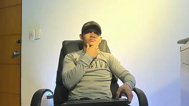Snapshot of Manuel_FPG chatting on 09/14/25, 12:27 Manuel FPG online show from 09/14/25, 12:27