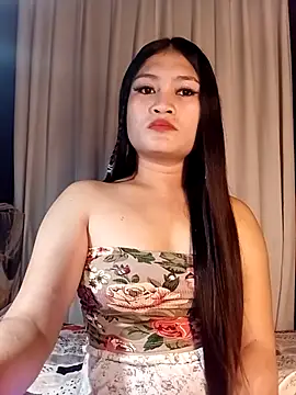 Snapshot of Naughtyalina2 chatting on 11/05/25, 11:41 Naughtyalina2 online show from 11/05/25, 11:41