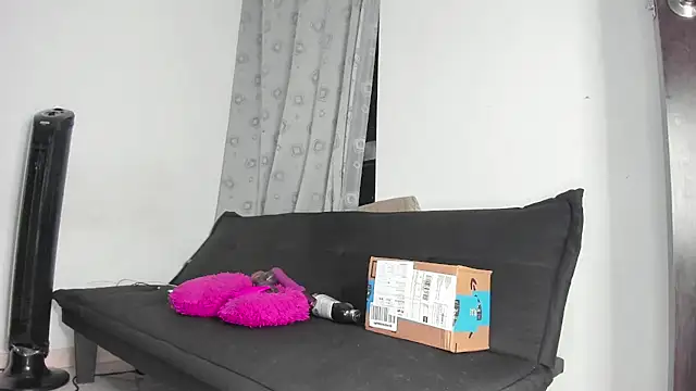 mila dash online show from 10/23/25, 01:04