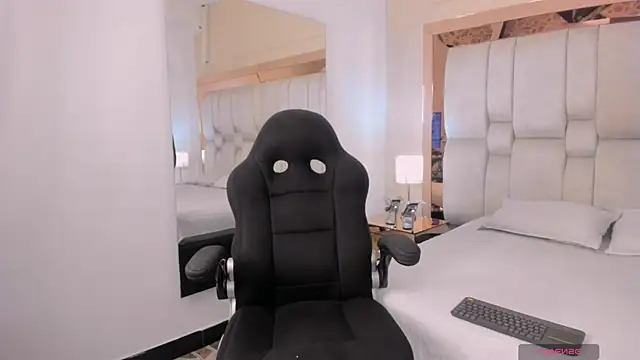 REINA ADAHARA online show from 03/26/26, 03:38