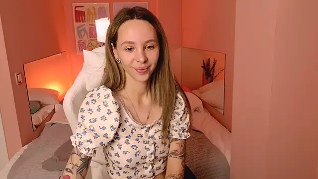 MiaGraham1 online show from 09/19/25, 06:34