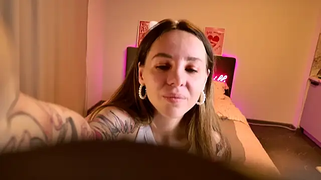 MiaGraham1 online show from 06/03/26, 06:34