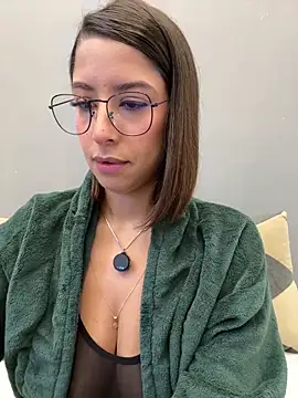 Snapshot of luvely chatting on 04/18/26, 08:20 luvely online show from 04/18/26, 08:20