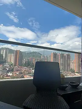 Snapshot of Sarahlove_90 chatting on 01/16/26, 04:00 Sarahlove 90 online show from 01/16/26, 04:00