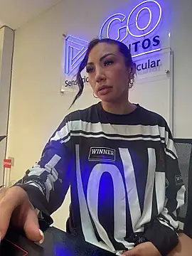 Snapshot of Sarahlove_90 chatting on 01/17/26, 07:28 Sarahlove 90 online show from 01/17/26, 07:28