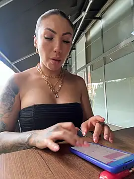 Sarahlove 90 online show from 09/23/25, 08:49