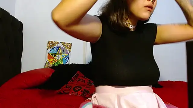 Snapshot of Divinejewel444 chatting on 11/03/25, 07:13 Divinejewel444 online show from 11/03/25, 07:13