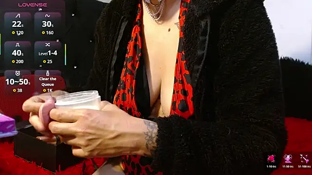 Snapshot of Divinejewel444 chatting on 11/05/25, 07:11 Divinejewel444 online show from 11/05/25, 07:11