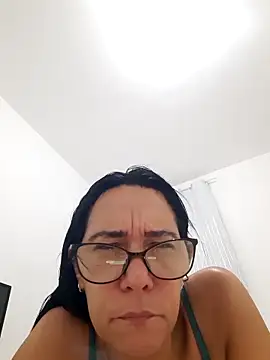 Snapshot of Marcellylinda chatting on 12/18/25, 09:18 Marcellylinda online show from 12/18/25, 09:18