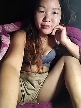 lylylove online show from 10/28/25, 12:04