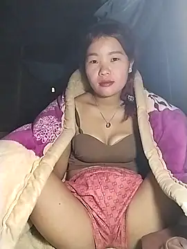 lylylove online show from 12/17/25, 08:41