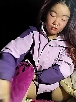 lylylove online show from 05/03/26, 10:24