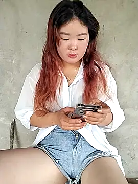 lylylove online show from 05/20/26, 04:53