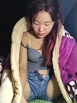 lylylove online show from 11/21/25, 09:36