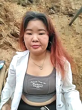 Snapshot of lylylove chatting on 03/27/26, 12:41 lylylove online show from 03/27/26, 12:41