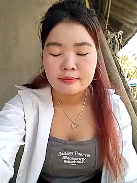 Snapshot of lylylove chatting on 03/19/26, 06:46 lylylove online show from 03/19/26, 06:46