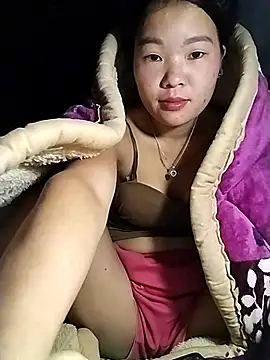 lylylove online show from 11/04/25, 09:02