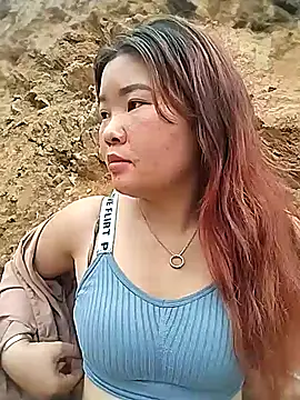 Snapshot of lylylove chatting on 03/25/26, 06:02 lylylove online show from 03/25/26, 06:02