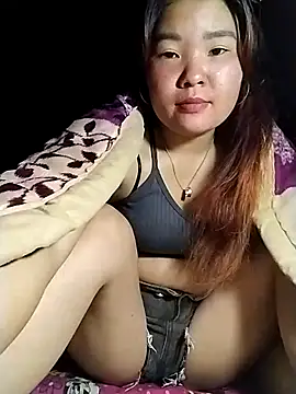 lylylove online show from 04/30/26, 12:45