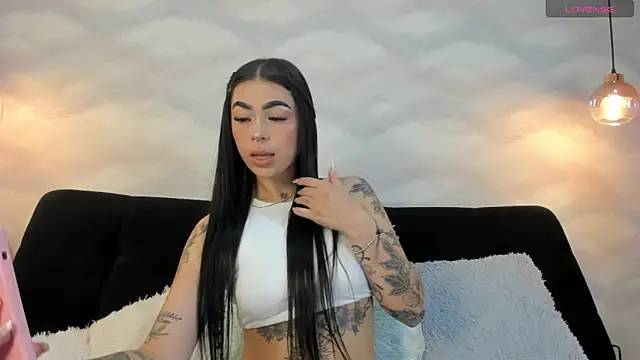 Snapshot of skailyn_angels chatting on 09/27/25, 05:24 skailyn angels online show from 09/27/25, 05:24
