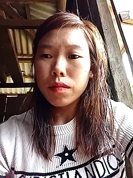 Ngocmi909 online show from 10/26/25, 08:26