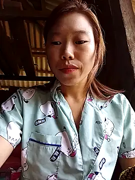 Ngocmi909 online show from 10/28/25, 01:17