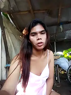 Snapshot of dianne_swift chatting on 12/22/25, 12:11 dianne swift online show from 12/22/25, 12:11