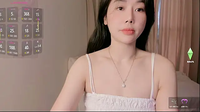 Snapshot of strawberry-ni chatting on 10/10/25, 04:57 strawberry-ni online show from 10/10/25, 04:57