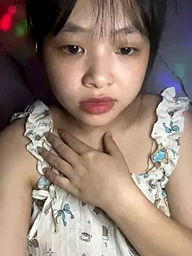 Snapshot of candy___123 chatting on 10/10/25, 02:51 candy   123 online show from 10/10/25, 02:51