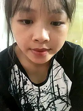 Snapshot of candy___123 chatting on 10/05/25, 12:51 candy   123 online show from 10/05/25, 12:51