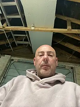 Richmcgee online show from 04/30/26, 07:21