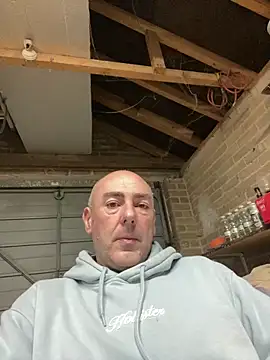 Richmcgee online show from 03/28/26, 08:21