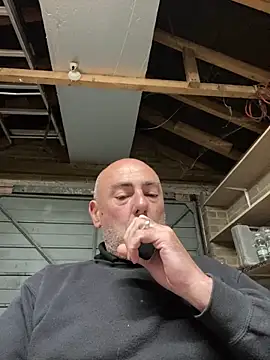 Richmcgee online show from 06/11/26, 07:33