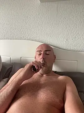 Richmcgee online show from 05/01/26, 03:17