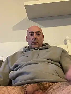 Richmcgee online show from 03/20/26, 06:09