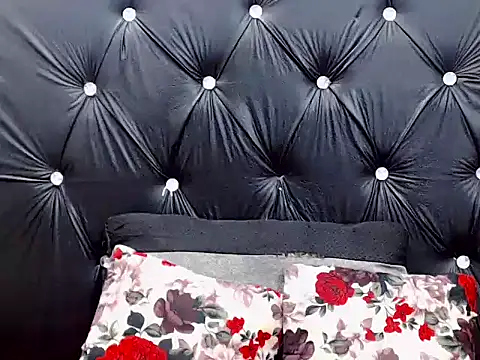 AppleAss02 online show from 10/23/25, 08:18