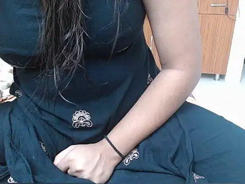 Snapshot of Vaani_Singha chatting on 10/06/25, 12:50 Vaani Singha online show from 10/06/25, 12:50