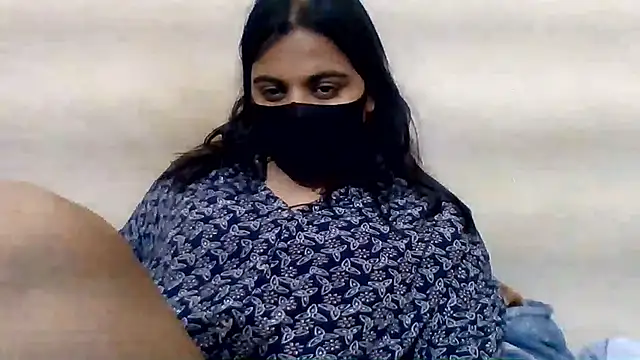 Snapshot of Vaani_Singha chatting on 06/16/26, 04:18 Vaani Singha online show from 06/16/26, 04:18