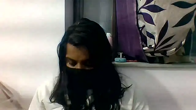 Snapshot of Vaani_Singha chatting on 07/12/26, 02:18 Vaani Singha online show from 07/12/26, 02:18