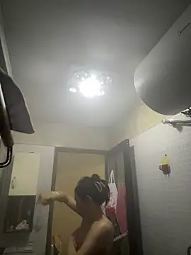 xiiuuff18 online show from 06/24/26, 12:59